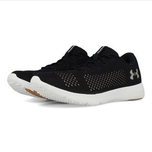 Under Armour Gym shoes | Black & White | size 7.5